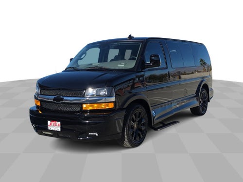 2025 Chevrolet Express Cargo WT