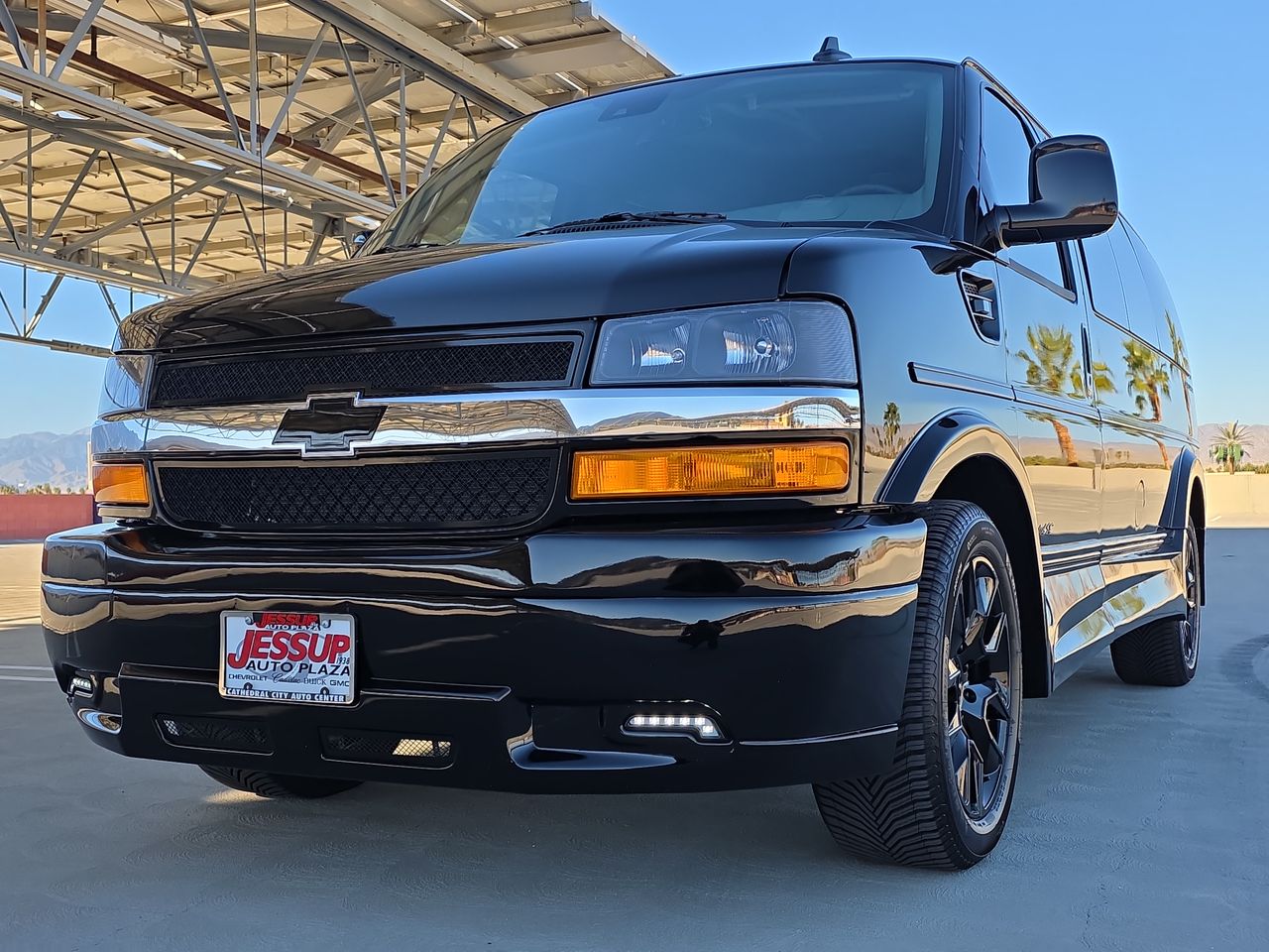 2025 Chevrolet Express Cargo WT
