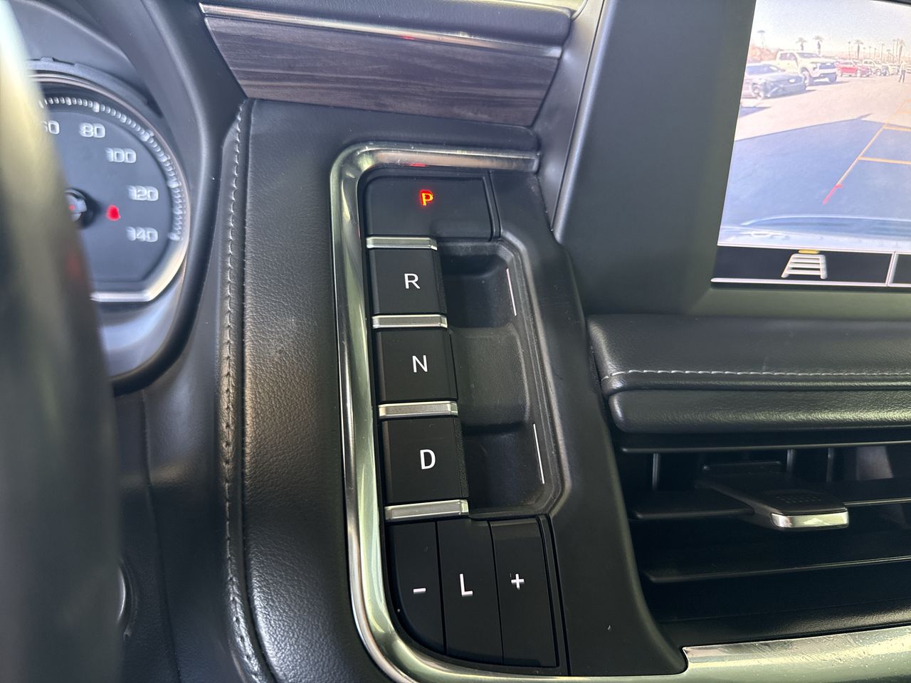 2022 Chevrolet Suburban LS