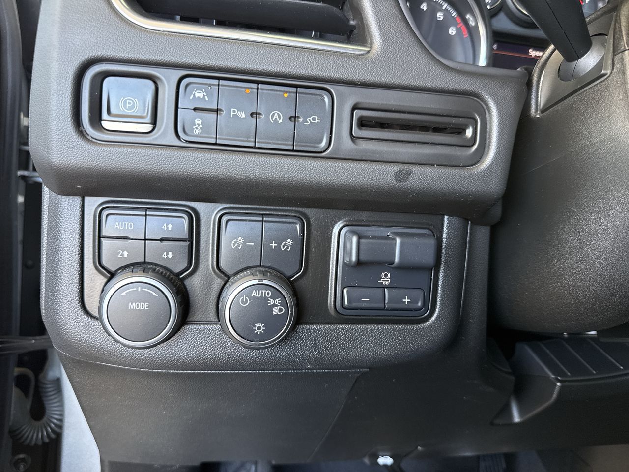 2022 Chevrolet Suburban LS