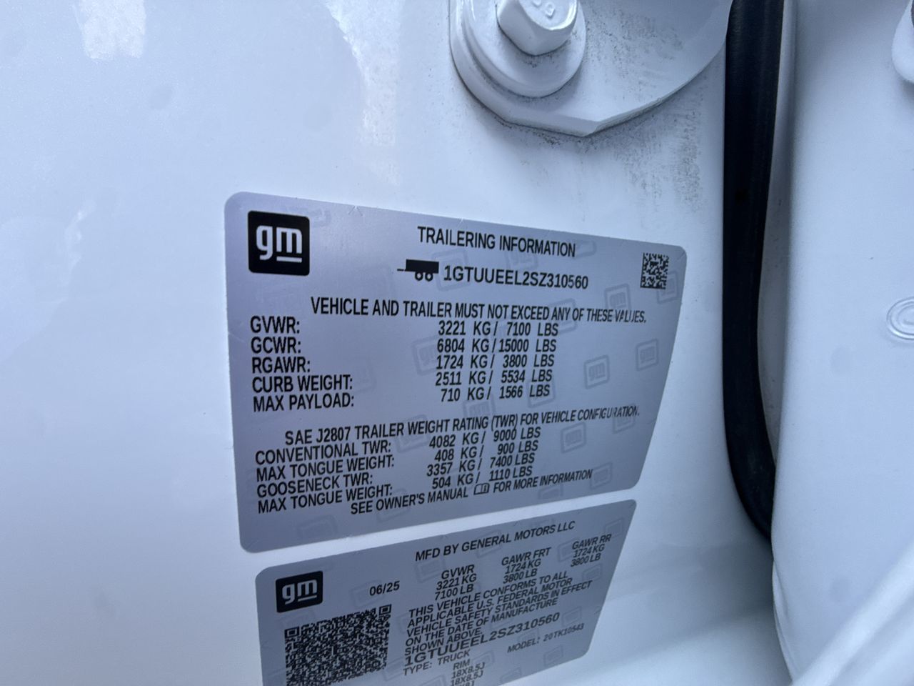 2025 GMC Sierra 1500 AT4