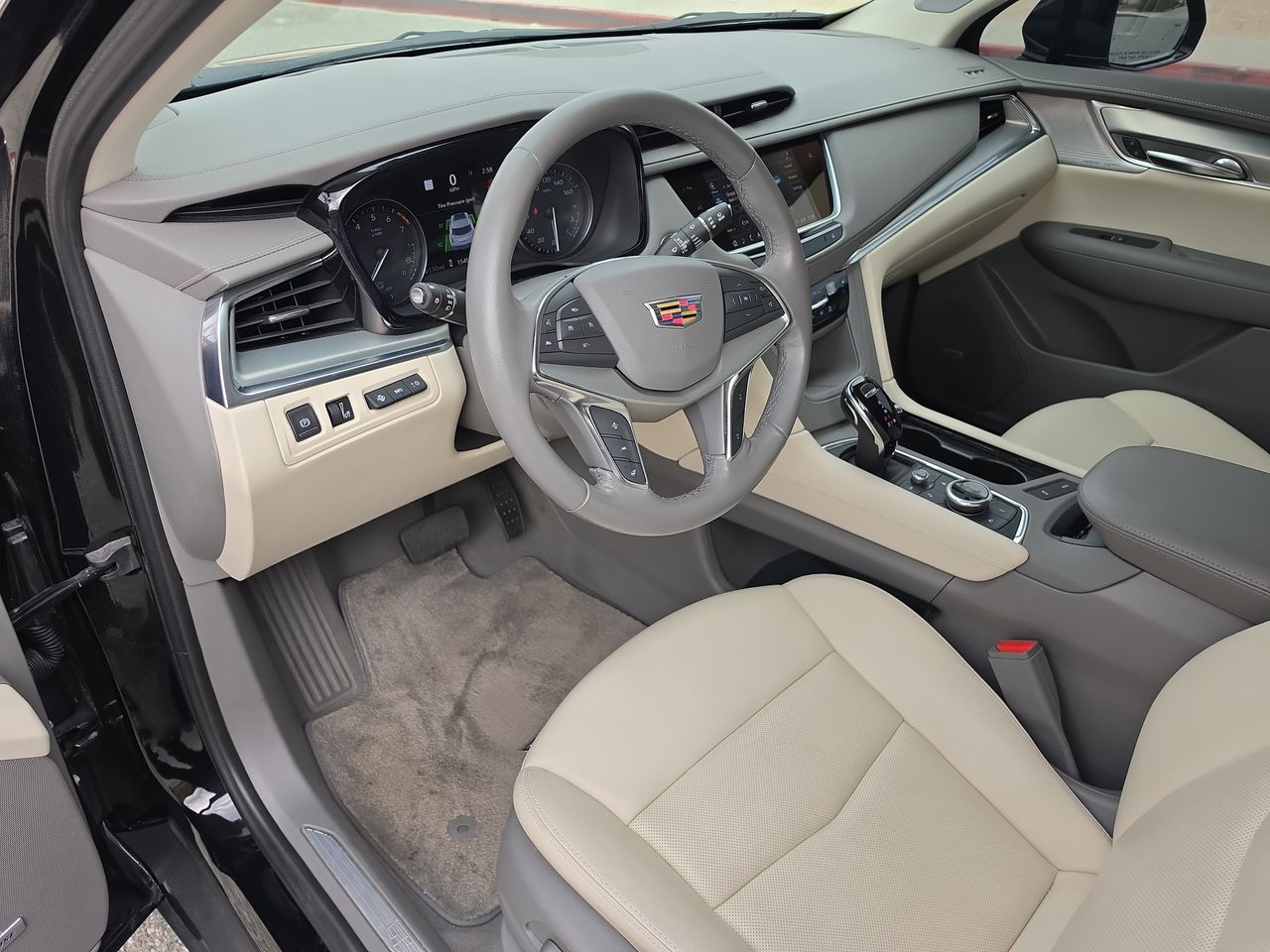 2022 Cadillac XT5 FWD Premium Luxury