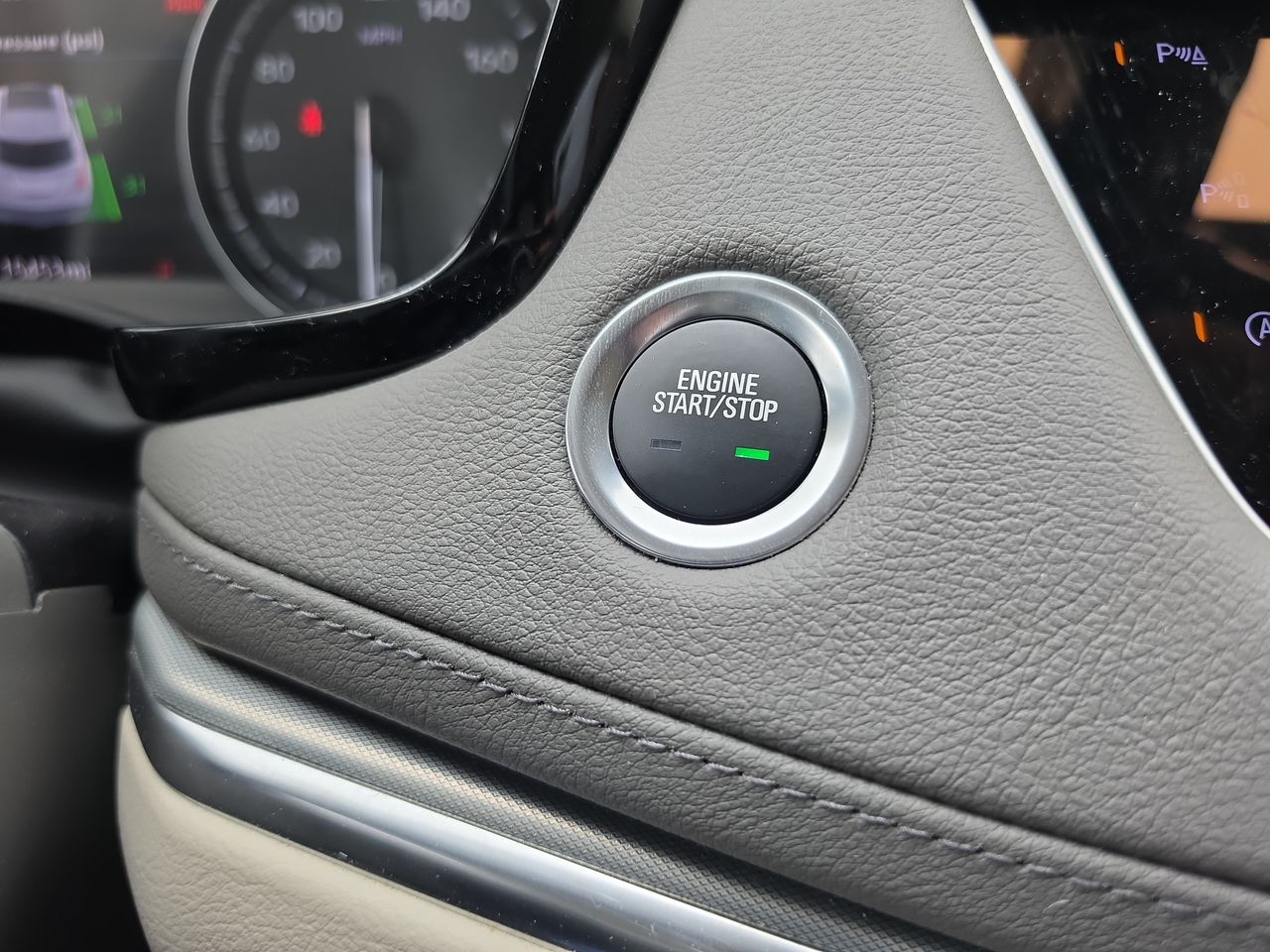 2022 Cadillac XT5 FWD Premium Luxury