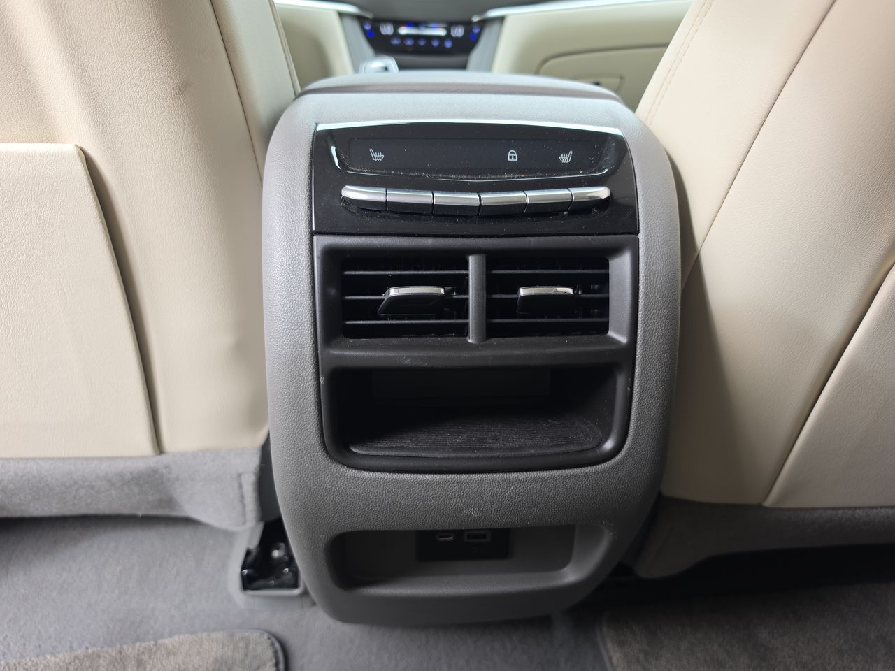 2022 Cadillac XT5 FWD Premium Luxury