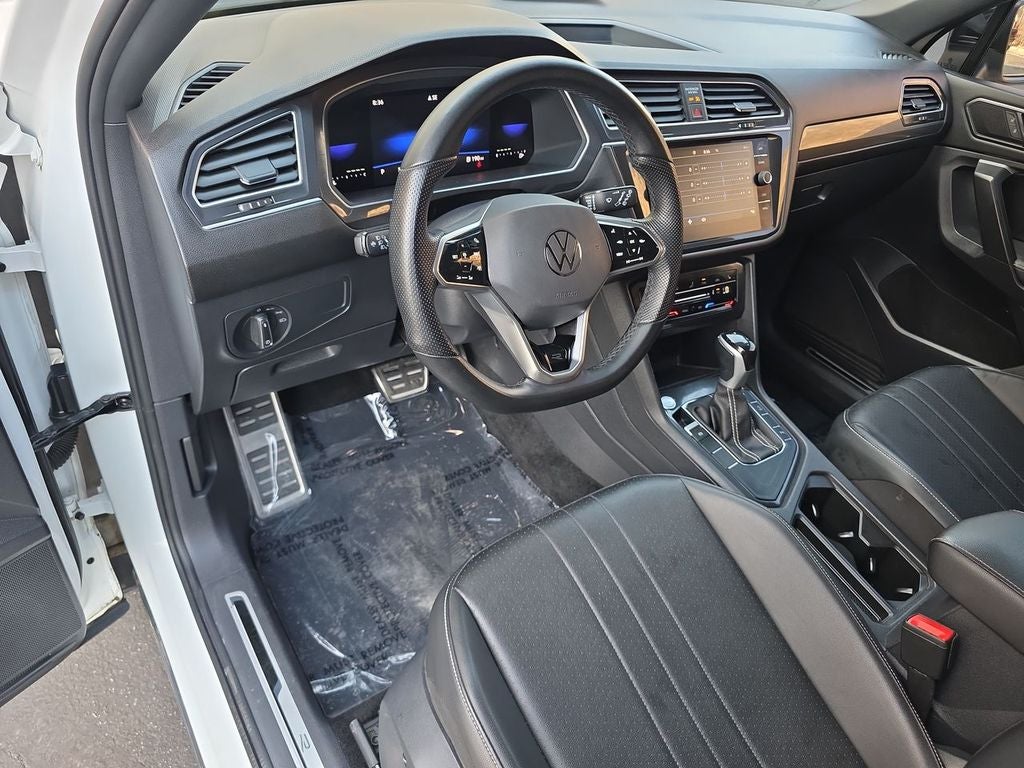 2023 Volkswagen Tiguan SE R-Line Black