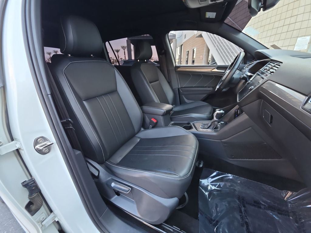 2023 Volkswagen Tiguan SE R-Line Black