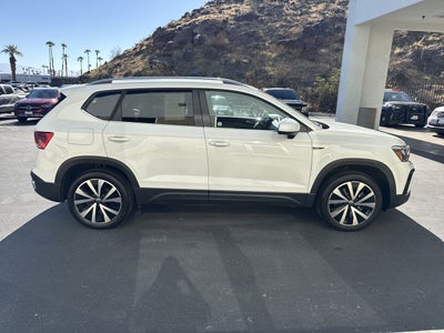 2024 Volkswagen Taos SE