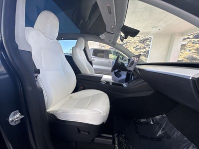 2024 Tesla Model Y Performance
